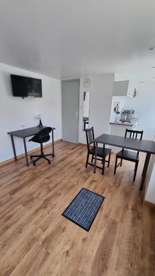 Studio En Rez-De-Chaussee - Le Petit Chateau Avesnois - Tv - Wifi - Logement Entier Avesnes-sur-Helpe Ngoại thất bức ảnh